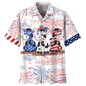 America Cow Background Design Hawaiian Shirt, Hawaiian shirt men