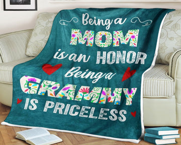 FUNSTUFFPRINT Family fleece blanket being a mom is an honor being a grammy is priceless, flowers garden gift, gift for mother's day