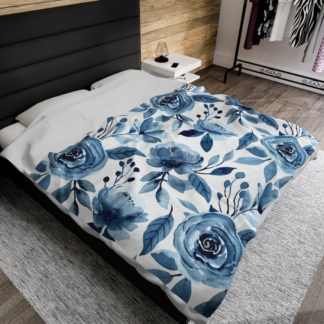 FUNSTUFFPRINT Porcelain Blue Velveteen Plush Blanket