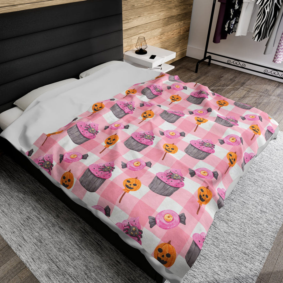 FUNSTUFFPRINT Halloween Cupcakes Velveteen Plush Blanket