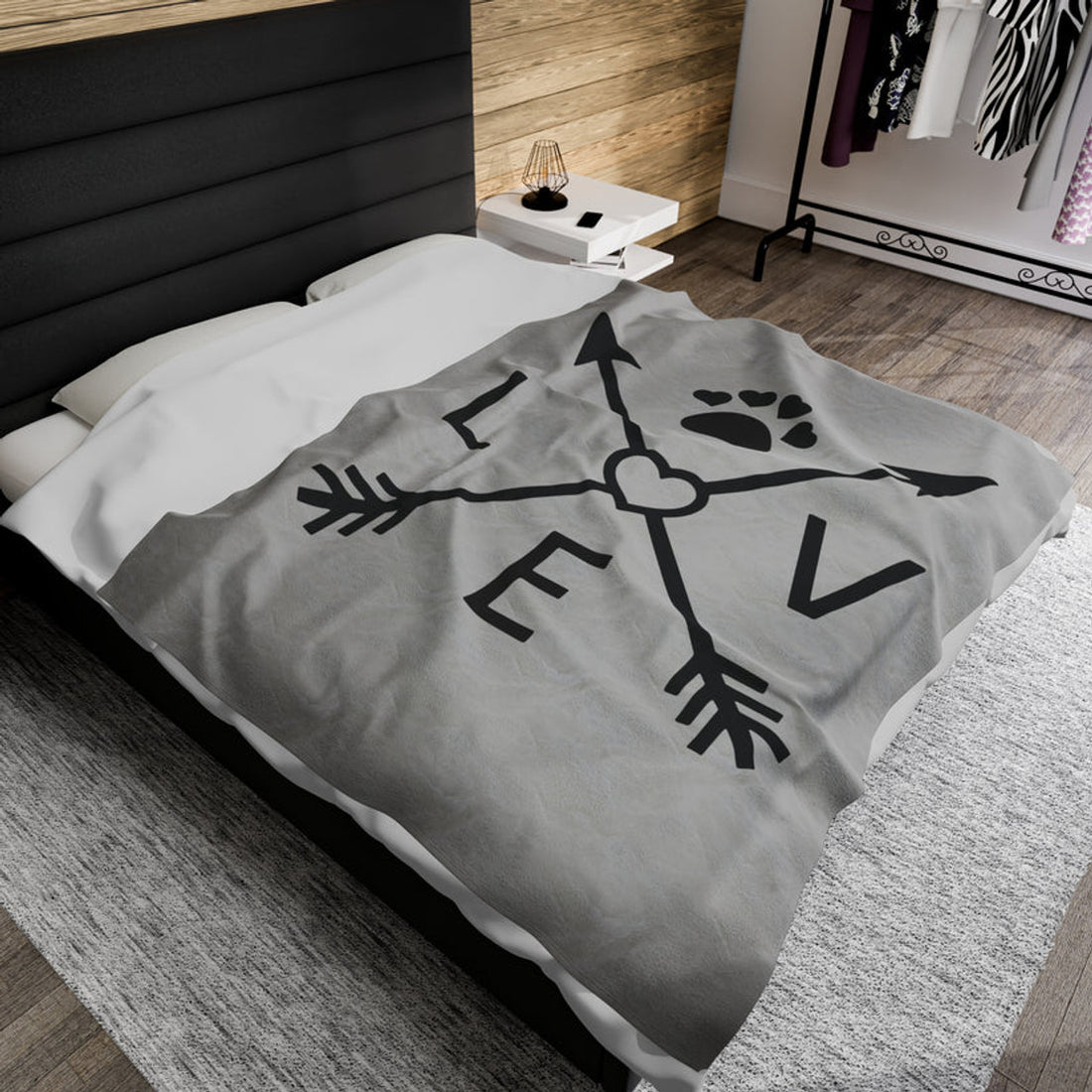 FUNSTUFFPRINT Paws Love Velveteen Plush Blanket