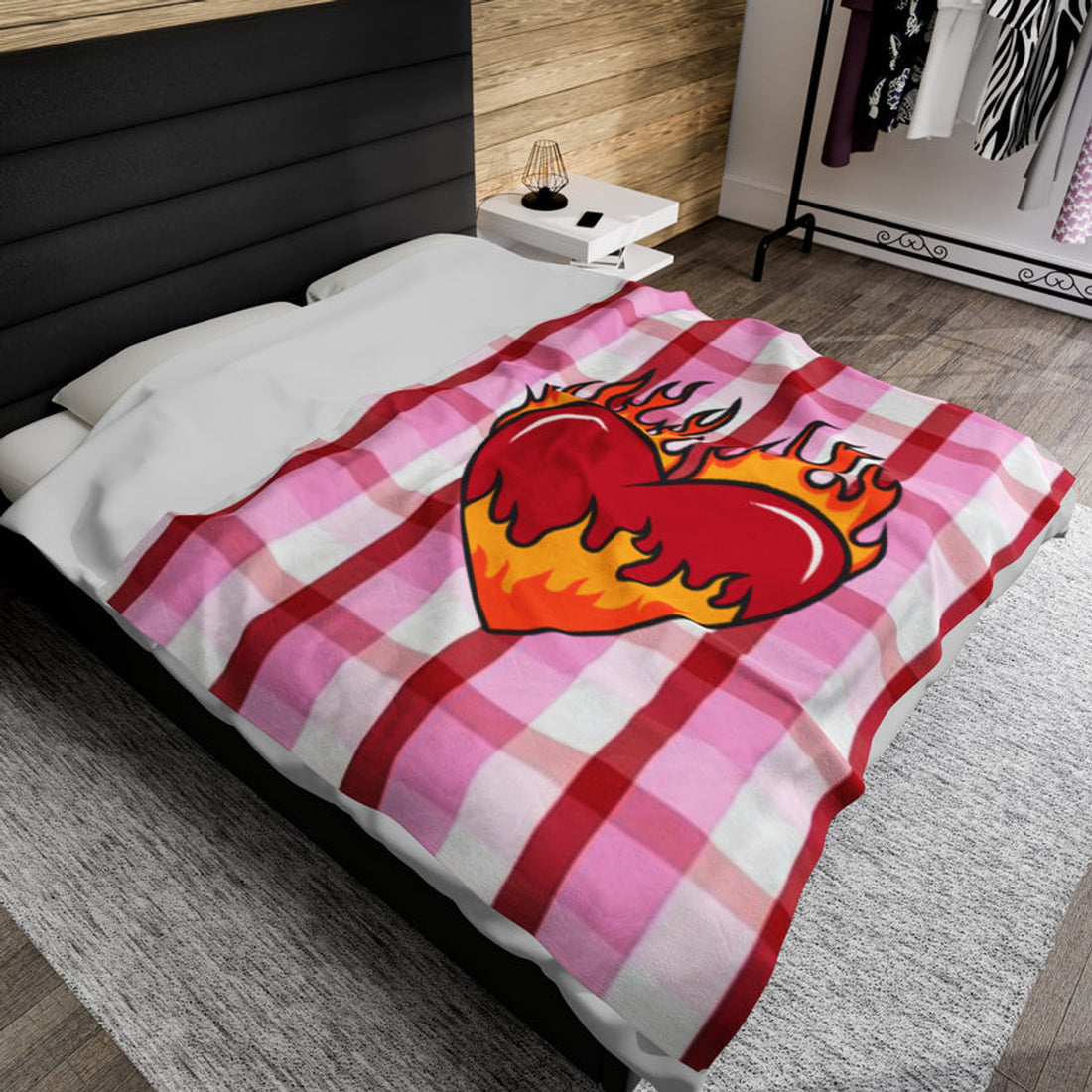 FUNSTUFFPRINT Burning Heart Valentine Velveteen Plush Blanket