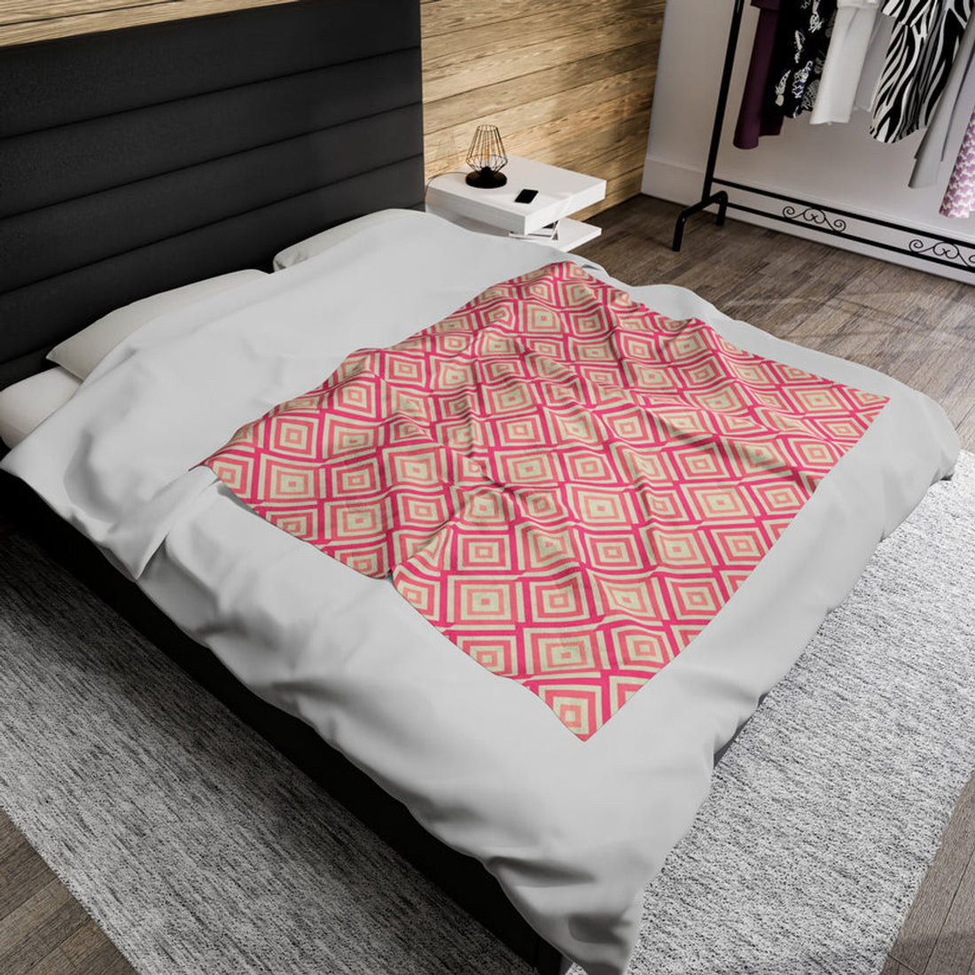 FUNSTUFFPRINT Pink Diamonds Velveteen Plush Blanket