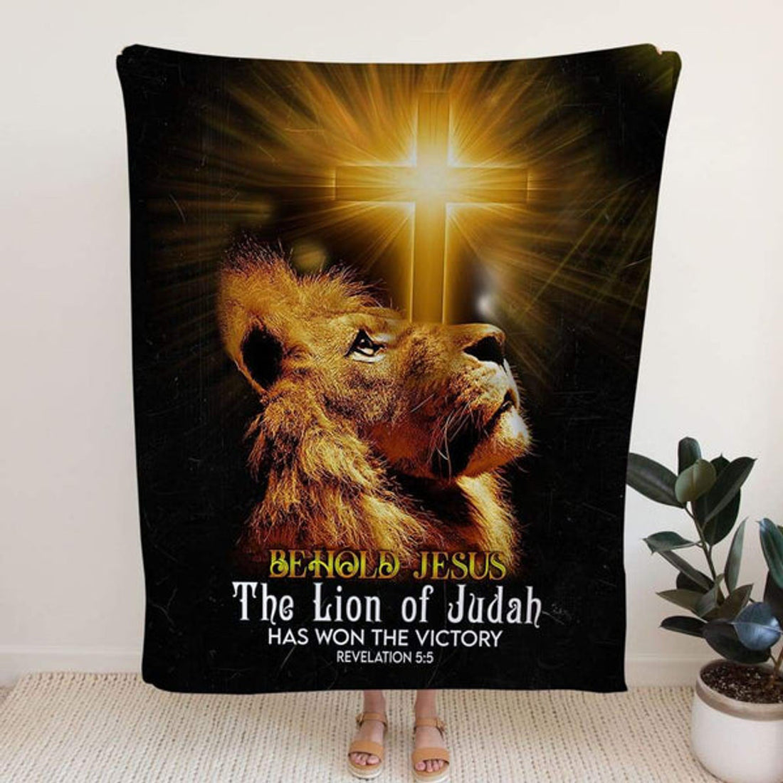 FUNSTUFFPRINT Behold Jesus The Lion Of Judah Fleece Blanket - Christian Blanket - Bible Verse Blanket