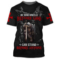 FUNSTUFFPRINT He Who Kneels Before God Can Stand Before Anyone Christian 3D T-shirt