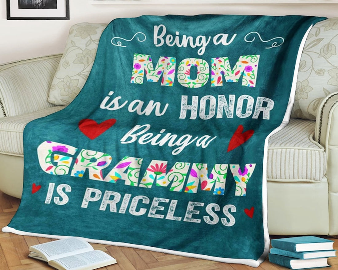 FUNSTUFFPRINT Family fleece blanket being a mom is an honor being a grammy is priceless, flowers garden gift, gift for mother's day