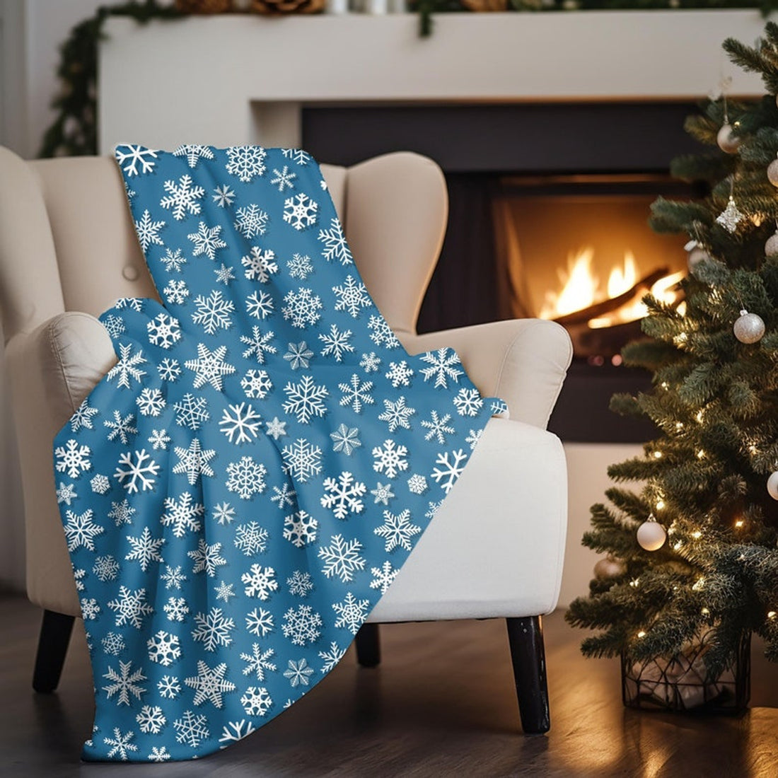 FUNSTUFFPRINT Blue Snowflake Throw Blanket For Bed, Cozy Winter Decor For Home, Cute Christmas Gift For Sister, Christmas Bedding Queen, Classic
